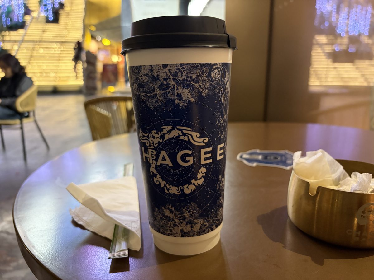 CHAGEE(霸王茶姫)のドリンク